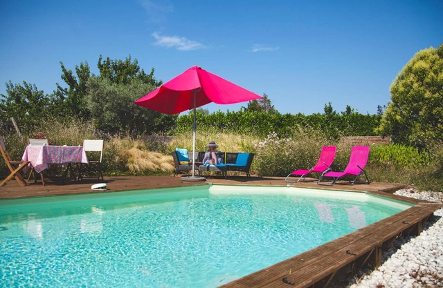 Homerez - Villa for 8 ppl. with swimming-pool, jacuzzi and garden at Noe