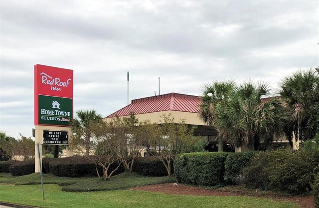 HomeTowne Studios by Red Roof Augusta