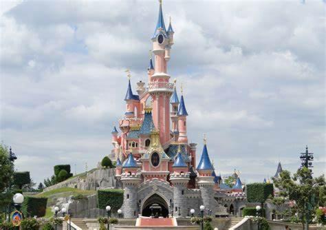 Homewood - entire property for 6 people - 4 adults maximum -In quite village 10 min from Disneyland Paris & TGV RER A
