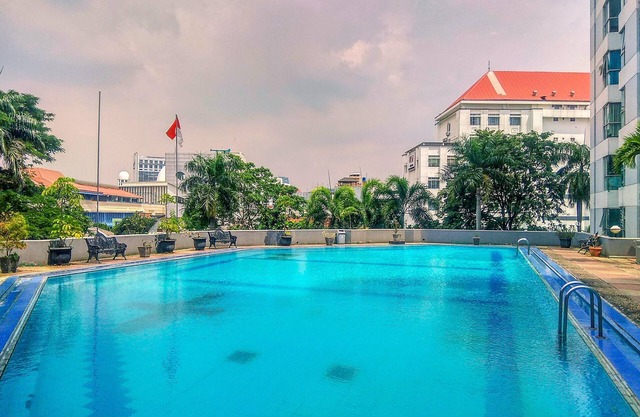 Homey and Spacious 3BR Kondominium Juanda Apartment