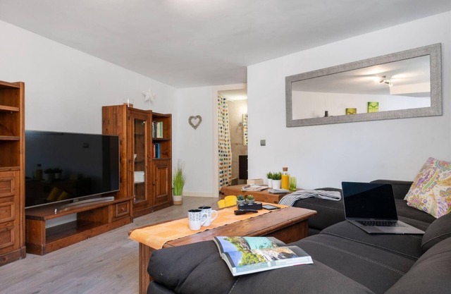 Homey "Casa Lyon" Very Close to the Sea, AC, WiFi