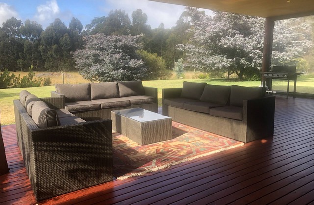 Honeyeater in Margaret River, just 7 minutes from Town Centre and Beach