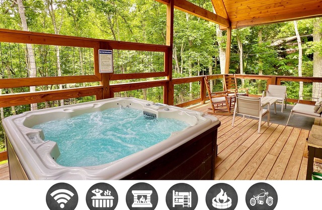 Honeysuckle Hill: Free Attraction Tickets, Hot Tub, Sauna, Fire Pit & 5 Minutes From PF