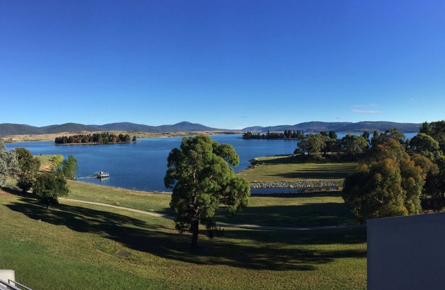 Horizons 212 Lake Jindabyne Waterfront Apartment