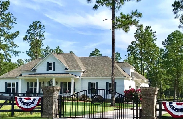Horse Country Retreat Perfect for STEEPLECHASE or MASTERS or WINTER