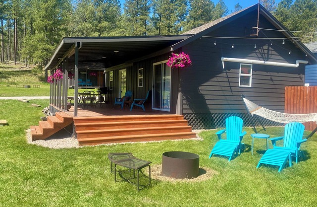 Horse Creek Resort - Cabin 12
