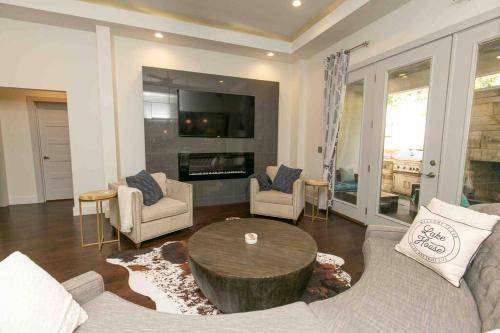 Horseshoe Bay Stunner! Luxury!