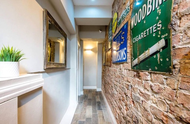 Host Apartments Picasso s Place II
