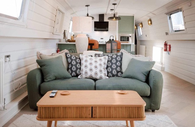 Host Apartments | The Canal Boat Retreat