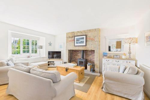Host & Stay - Dove Cottage