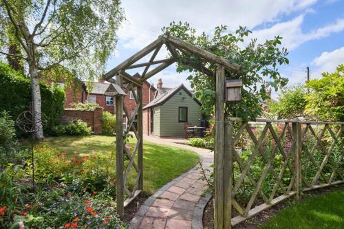 Host & Stay - Garden Studio