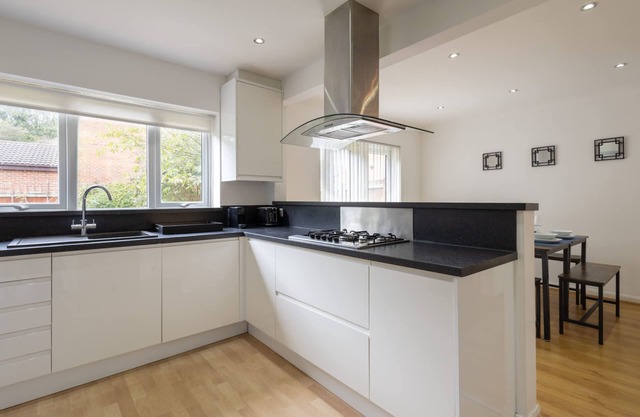 Host Stay Lingwood Park