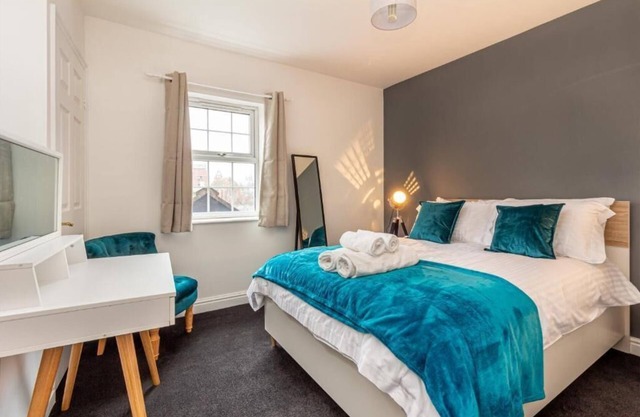 Host & Stay | New Street Room