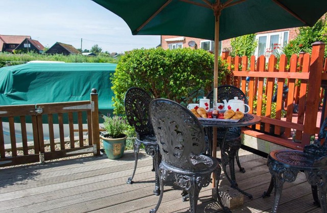 Host & Stay - Quayside Cottage