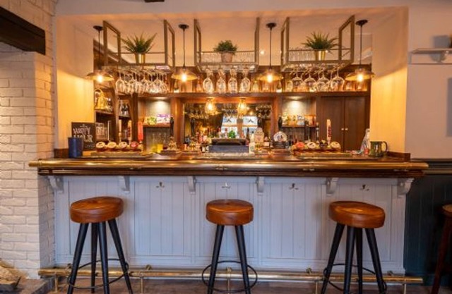 Host Stay Woodroffe Arms Hope Twin Room 5