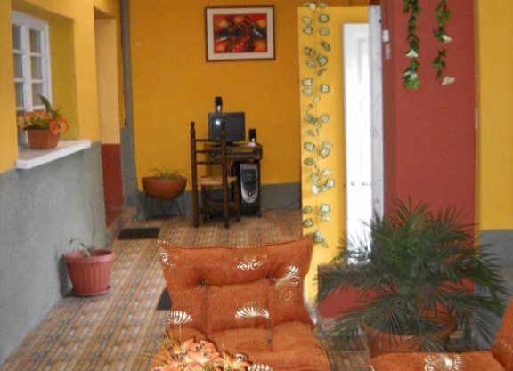 Hostal Isidoros - Terminal de Buses