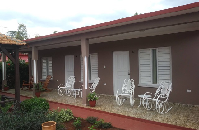 Hostal Leonel Millo