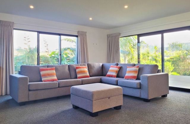 Hosts on the Coast Hillview Hideaway