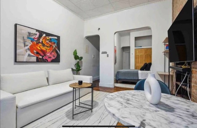 Hot Cobble Hill Alcove Studio