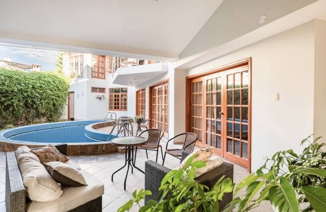 Hot Springs pool in historic Baños del Inca, 10 min. from Cajamarca, sleeps 10