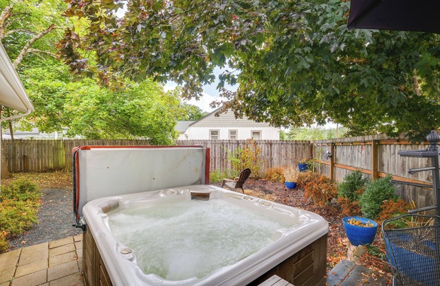 Hot Tub & Fenced Yard: Cozy Cottage Grove Home
