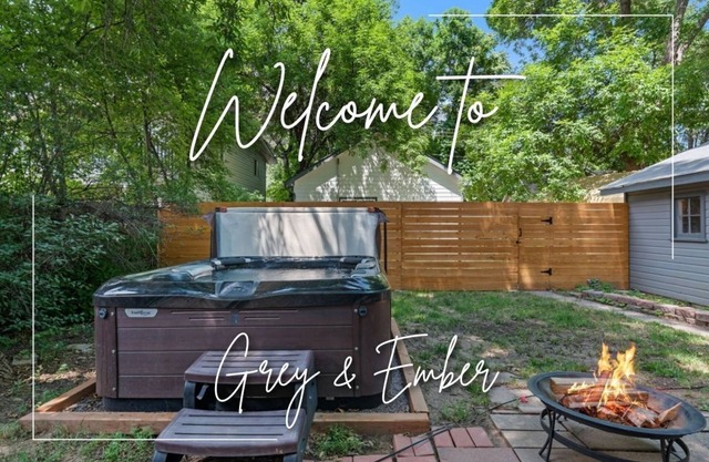 Hot tub, fire pit, short walk to downtown Loveland