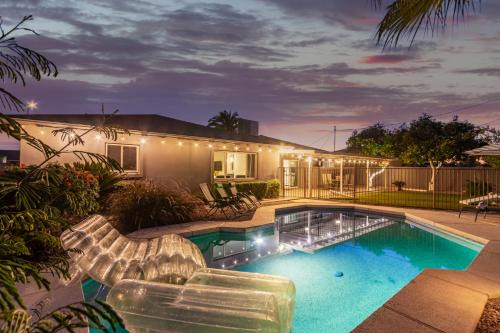 Hot Tub, Heated Pool, Mini Golf, BBQ, 500 Mbps, 50in TV, Old Town