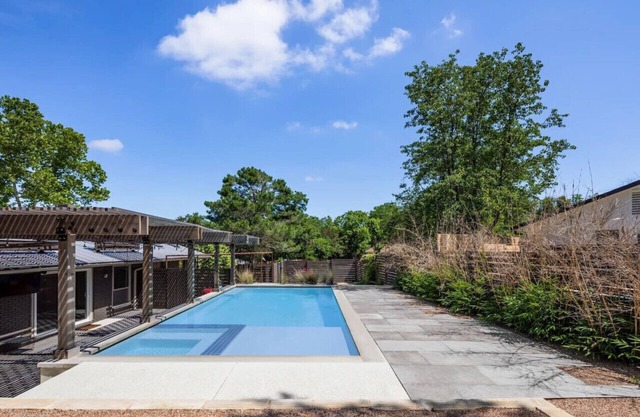 Hot tub, Heated pool, Steps from S Congress!