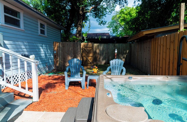 Hot Tub Home With Commercial Parking