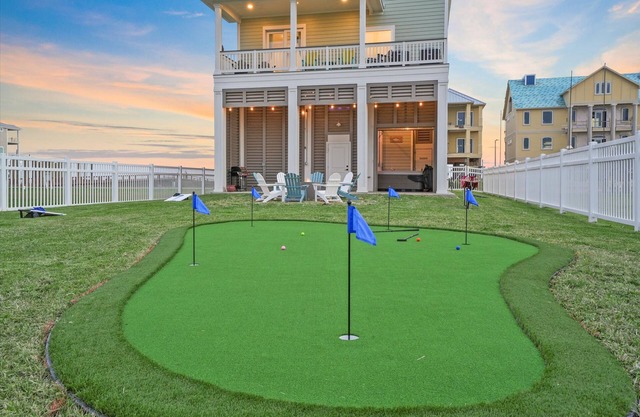 Hot Tub | Steps to Beach | Sauna | Putt Putt
