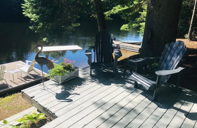 Hot Tub-Woodstove-Paddleboards-Kayaks-Canoe-Paddleboat-Campfire Pit-Dogs Welcome