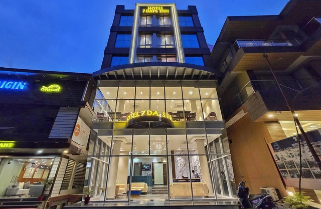 Hotel 7 Days Inn
