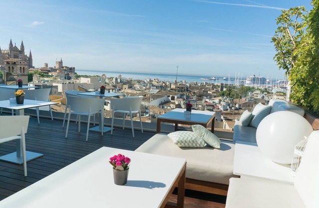 Hotel Almudaina