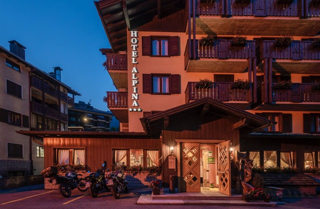 Hotel Alpina