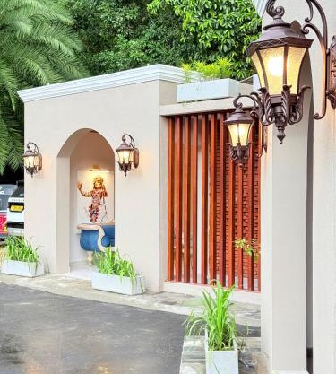 Hotel Avalong by Malwatta