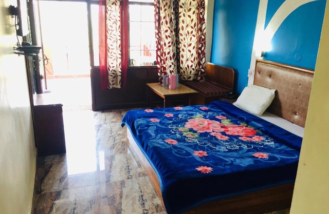 Hotel Avenel Palace, Mussoorie