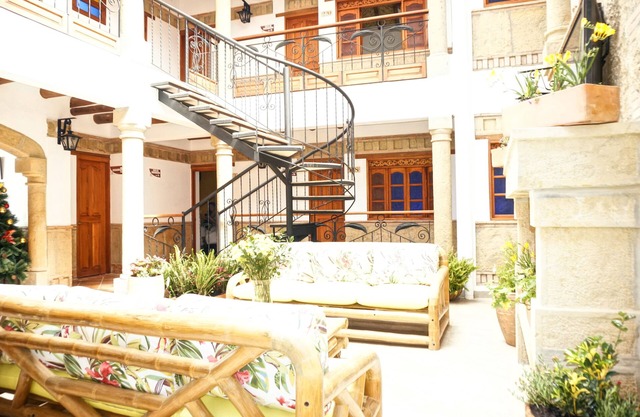 Hotel Campanario Real