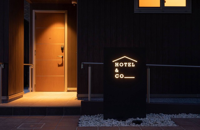 Hotel&co