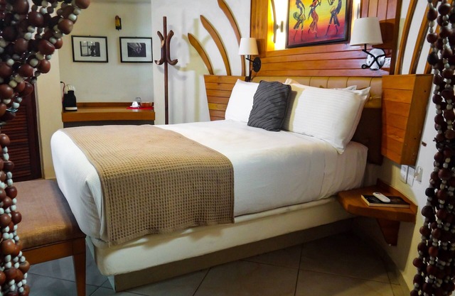 HOTEL COCOS CABAÑAS - BUNGALOW QUEEN MORADO