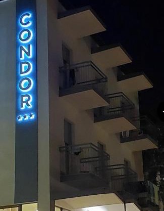 HOTEL CONDOR