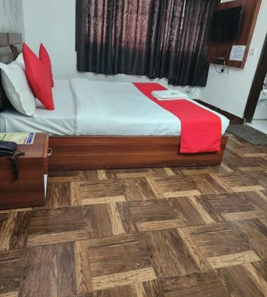 Hotel Cozy Cave Near IGI Airport Delhi