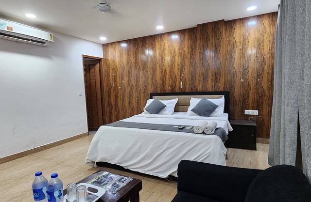 Hotel Crystel Residency