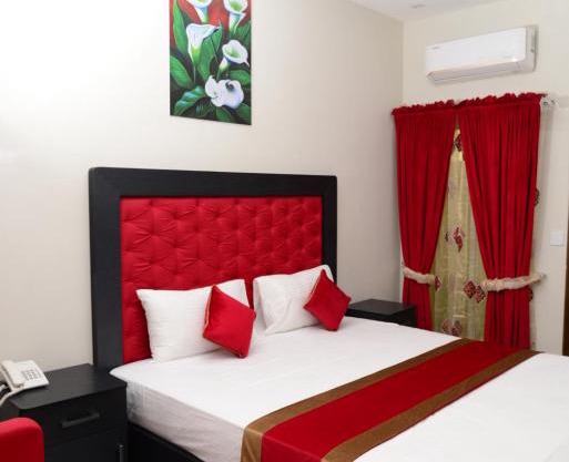 Hotel Deluxe Lahore