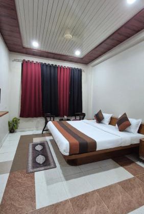 Hotel dhola maru
