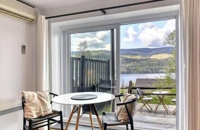Hotel du Lac Tremblant: Cozy Lake View Loft