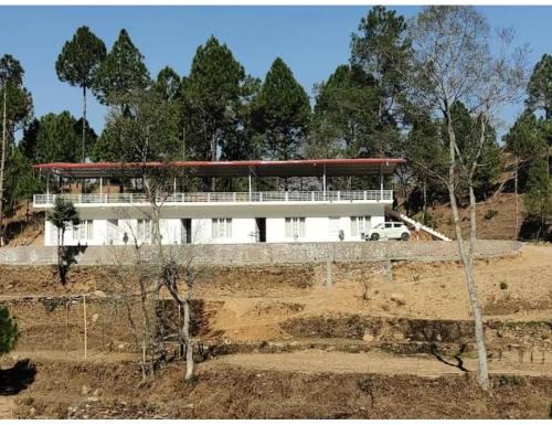 Hotel Dungrivill दुन्ग्रिविल्ल
