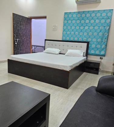 Hotel Gautam Garden Lawn & Banquet Hall Near Kash Vishwanath Temple - Fully Air Conditioning Hotel