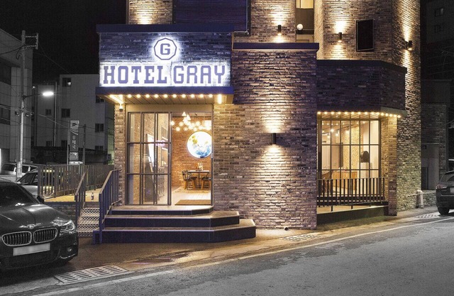 Hotel Gray