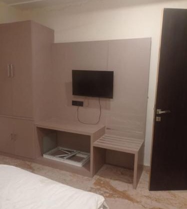 Hotel Highway Crown