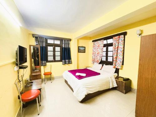 Hotel Himalaya Residency Darjeeling Mountain View Room